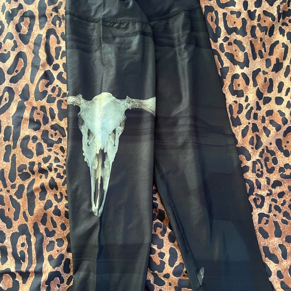 teeki Black Leggings with Skull Graphic